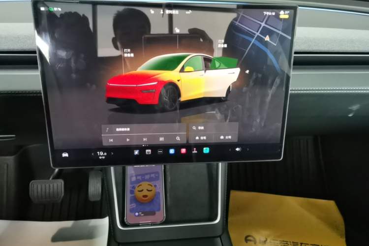 Used Tesla Model Y 2026 Rear-Drive Model Audio And AC Panel