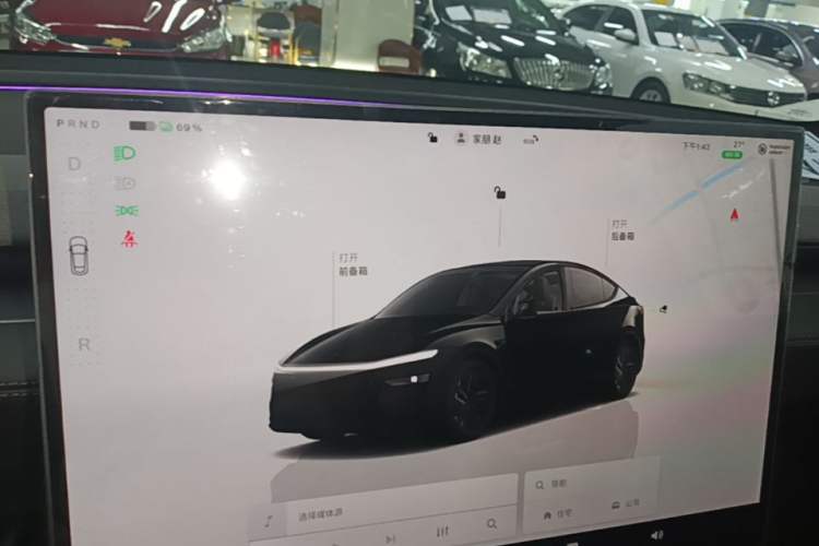 Used Tesla Model Y 2026 Rear-Drive Model Audio And AC Panel