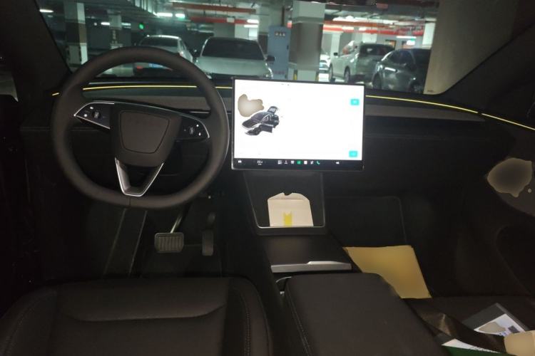 Used Tesla Model Y 2026 Model Long-Range Rear-Wheel-Drive Version Center Console