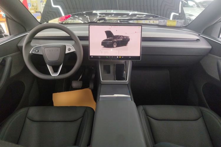 Used Tesla Model Y 2026 Rear-Drive Model Center Console