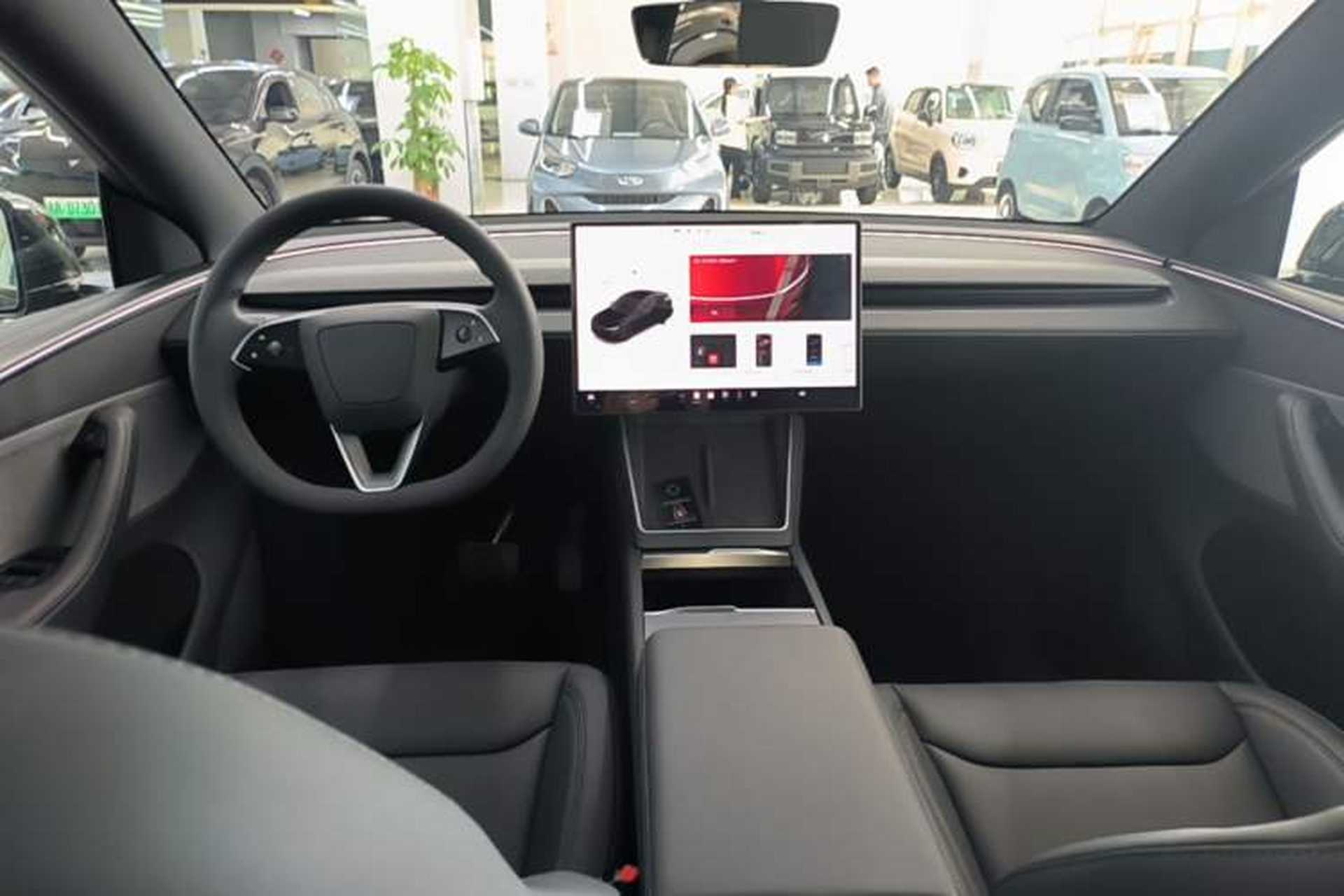Used Tesla Model Y 2026 Rear-Drive Model Center Console
