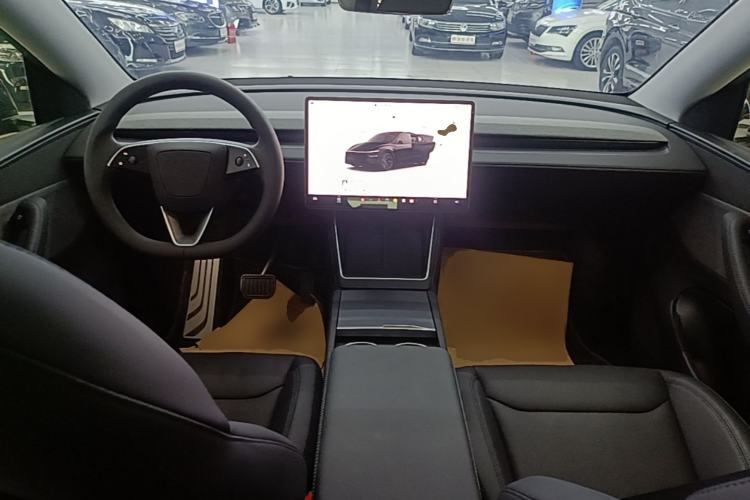 Used Tesla Model Y 2026 Model Long-Range Rear-Wheel-Drive Version Center Console