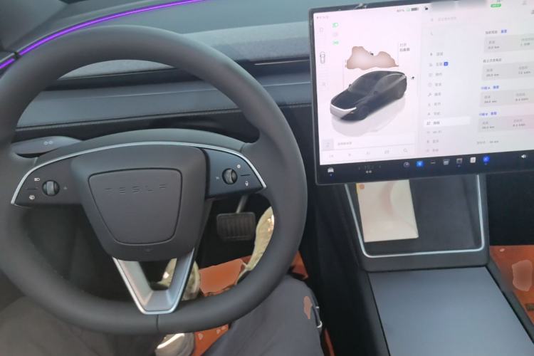 Used Tesla Model Y 2026 Rear-Drive Model Center Console