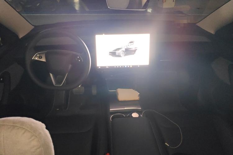 Used Tesla Model Y 2026 Model Long-Range Rear-Wheel-Drive Version Center Console
