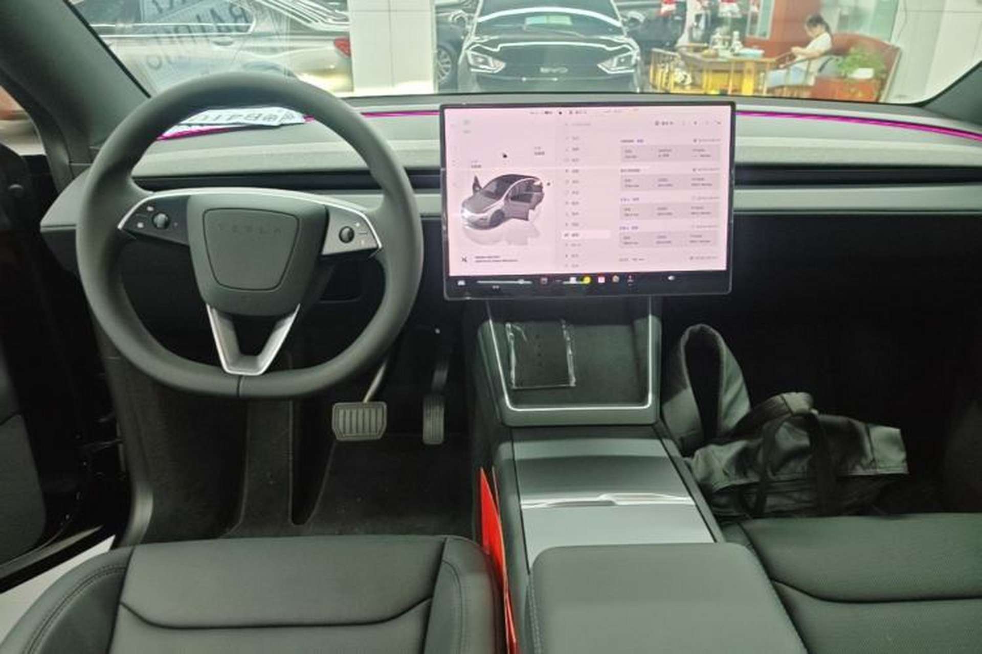 Used Tesla Model Y 2026 Rear-Drive Model Center Console