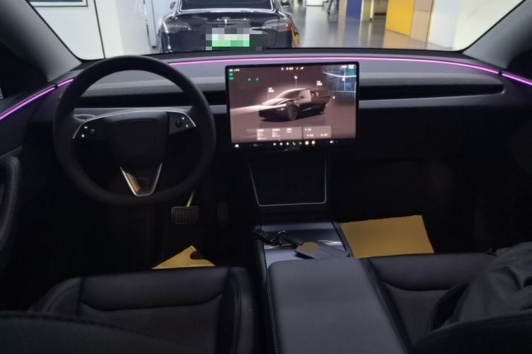 Used Tesla Model Y 2026 Model Long-Range Rear-Wheel-Drive Version Center Console