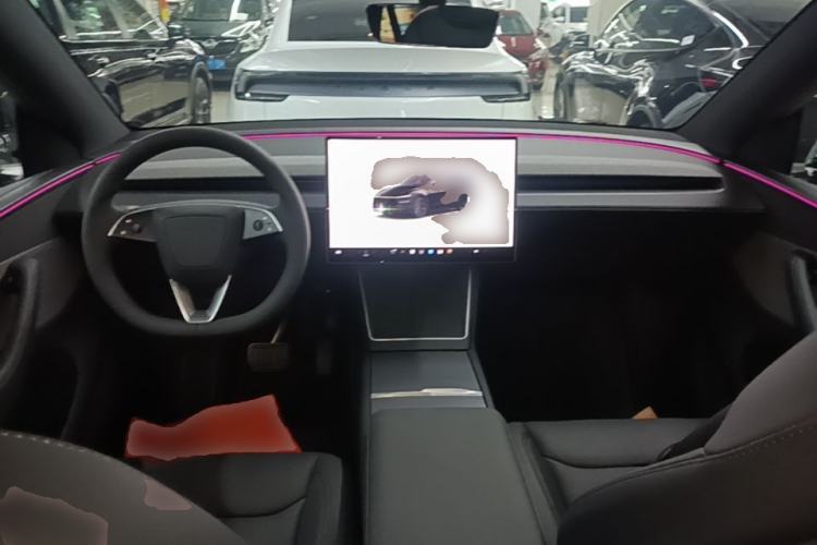 Used Tesla Model Y 2026 Rear-Drive Model Center Console
