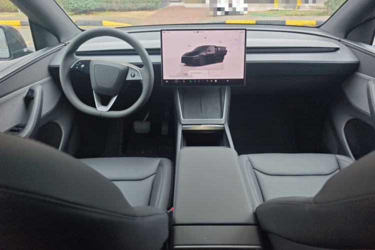 Used Tesla Model Y 2026 Rear-Drive Model Center Console
