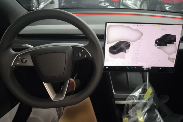 Used Tesla Model Y 2026 Rear-Drive Model Center Console