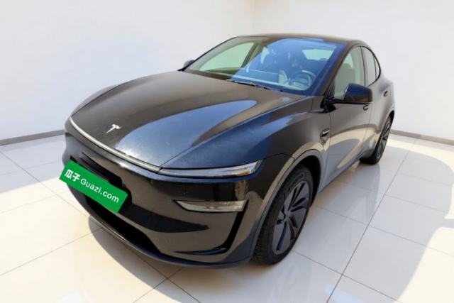 Używany Tesla Model Y 2026 Model Long-Range Rear-Wheel-Drive Version
