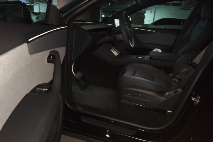 Used Tesla Model Y 2026 Model Long-Range Rear-Wheel-Drive Version Driver Seat