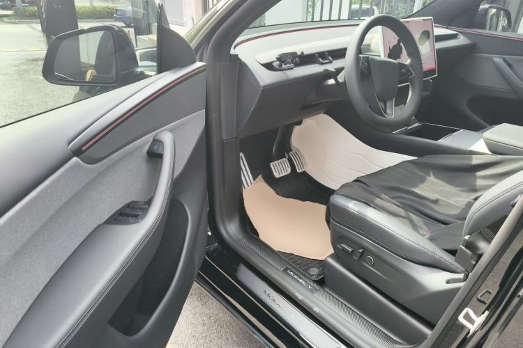 Used Tesla Model Y 2026 Facelifted Long-Range Rear-Drive Model Driver Seat