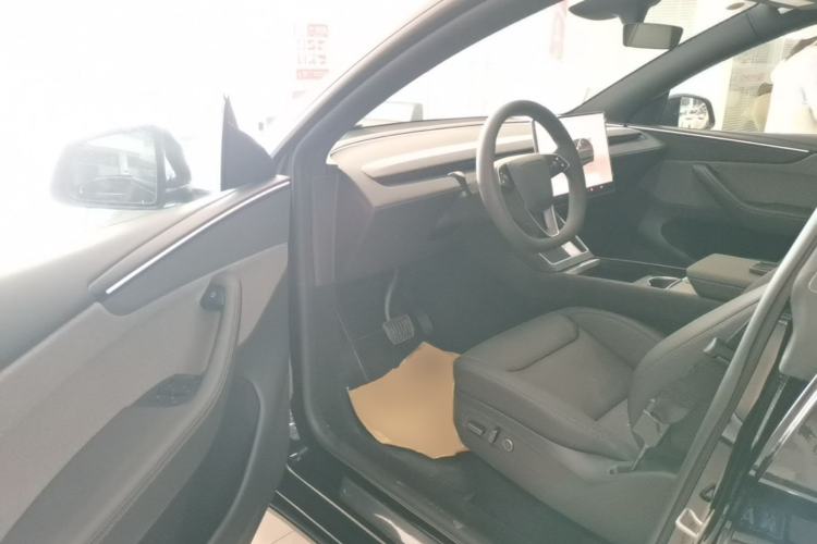 Used Tesla Model Y 2026 Rear-Drive Model Driver Seat