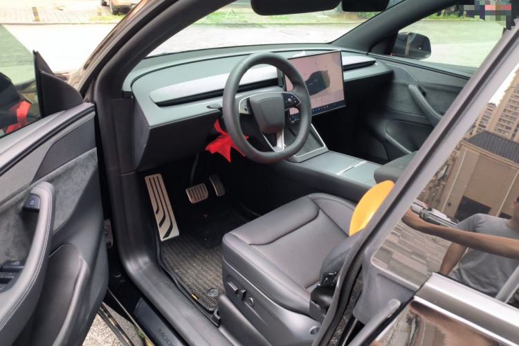Used Tesla Model Y 2026 Long-Range All-Wheel-Drive Model Driver Seat