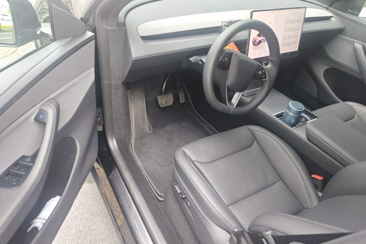 Used Tesla Model Y 2026 Rear-Drive Model