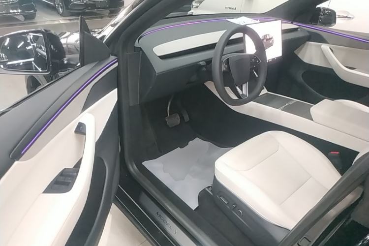 Used Tesla Model Y 2026 Long-Range All-Wheel-Drive Model Driver Seat