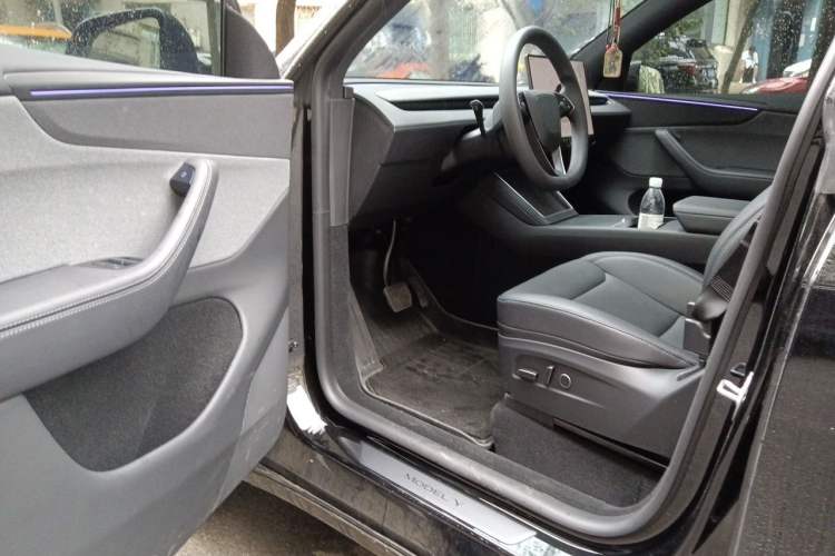 Used Tesla Model Y 2026 Model Long-Range Rear-Wheel-Drive Version Driver Seat