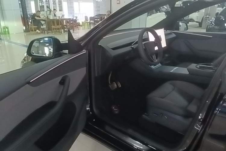 Used Tesla Model Y 2026 Rear-Drive Model Driver Seat