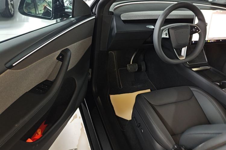 Used Tesla Model Y 2026 Rear-Drive Model Driver Seat