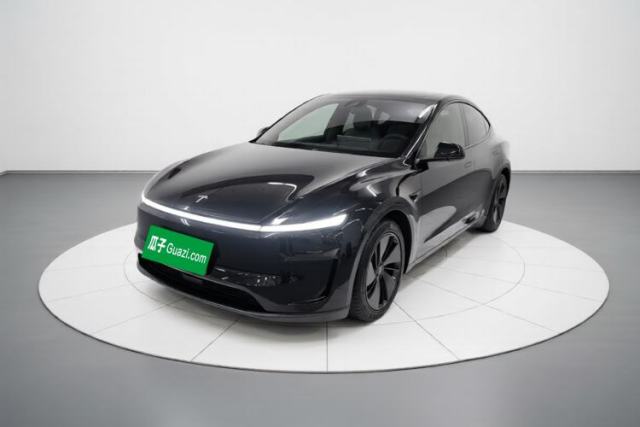 Tesla Model Y 2026 Long-Range All-Wheel-Drive Model مستعملة