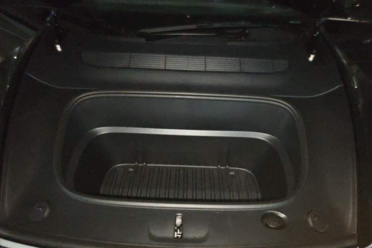 Used Tesla Model Y 2026 Model Long-Range Rear-Wheel-Drive Version Engine Bay
