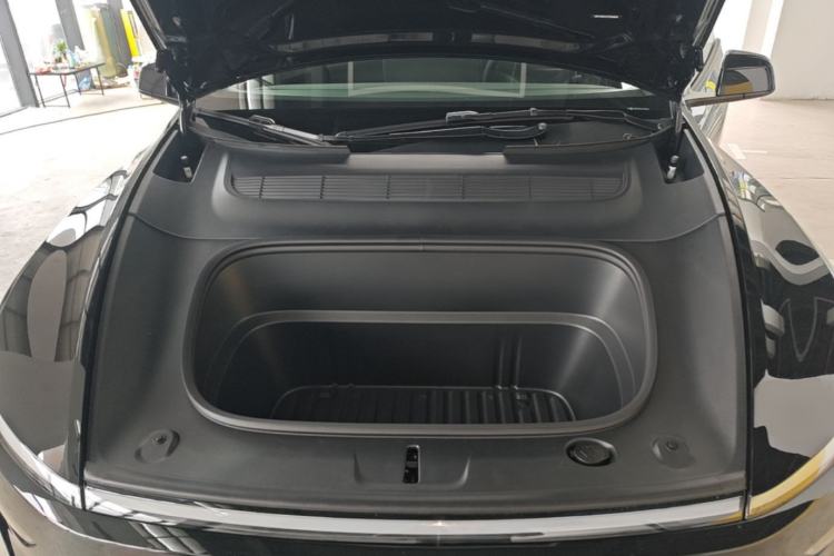 Used Tesla Model Y 2026 Rear-Drive Model Engine Bay