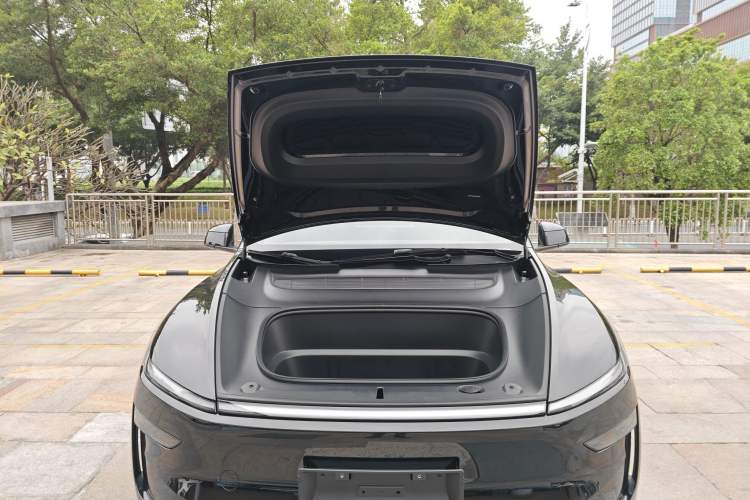 Used Tesla Model Y 2026 Rear-Drive Model Engine Bay