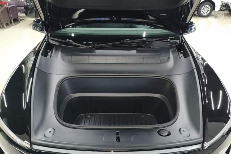 Used Tesla Model Y 2026 Rear-Drive Model Engine Bay