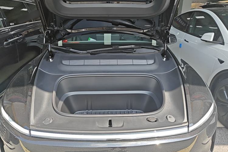 Used Tesla Model Y 2026 Rear-Drive Model Engine Bay
