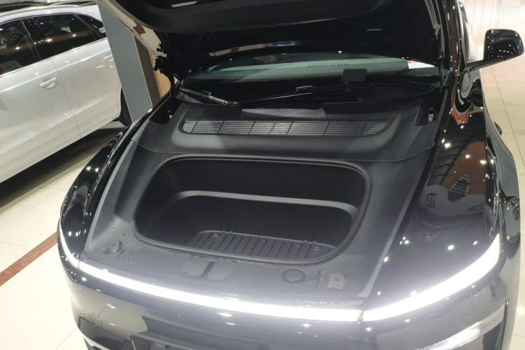 Used Tesla Model Y 2026 Rear-Drive Model Engine Bay
