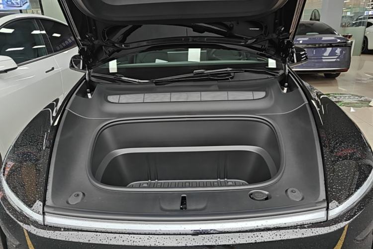 Used Tesla Model Y 2026 Rear-Drive Model Engine Bay