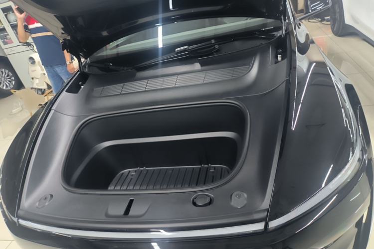 Used Tesla Model Y 2026 Rear-Drive Model Engine Bay