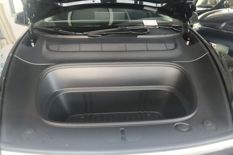 Used Tesla Model Y 2026 Rear-Drive Model Engine Bay