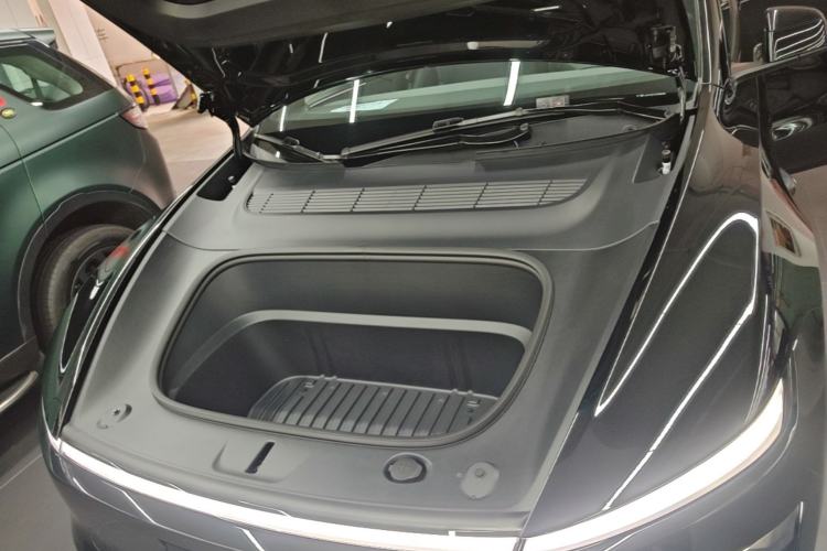 Used Tesla Model Y 2026 Rear-Drive Model Engine Bay