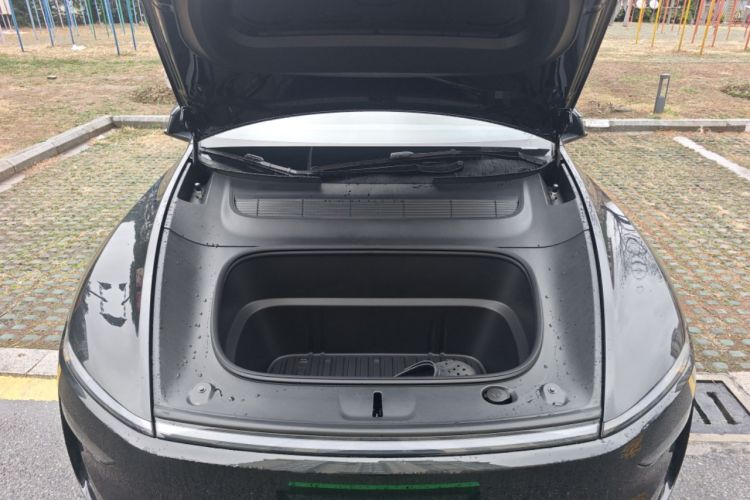 Used Tesla Model Y 2026 Rear-Drive Model Engine Bay