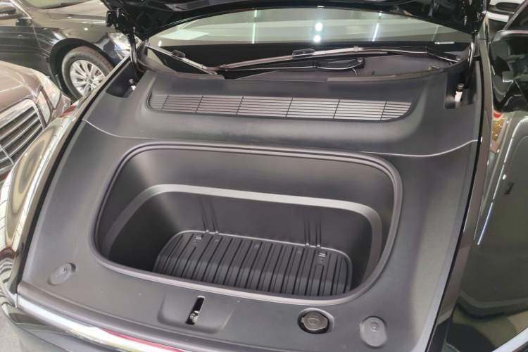 Used Tesla Model Y 2026 Rear-Drive Model Engine Bay
