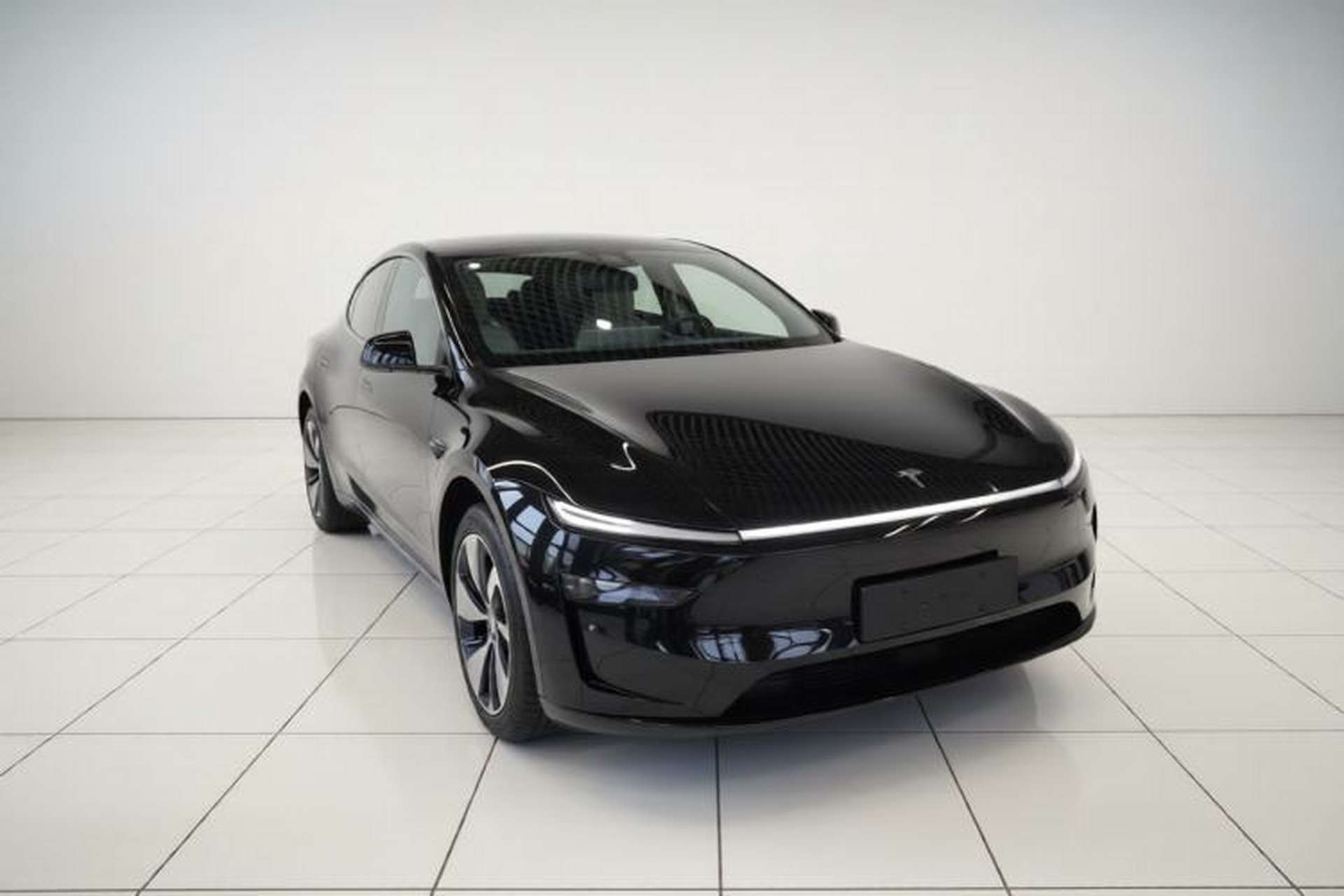 Used Tesla Model Y 2026 Rear-Drive Model Exterior 1
