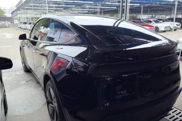 Used Tesla Model Y 2026 Rear-Drive Model Exterior 2