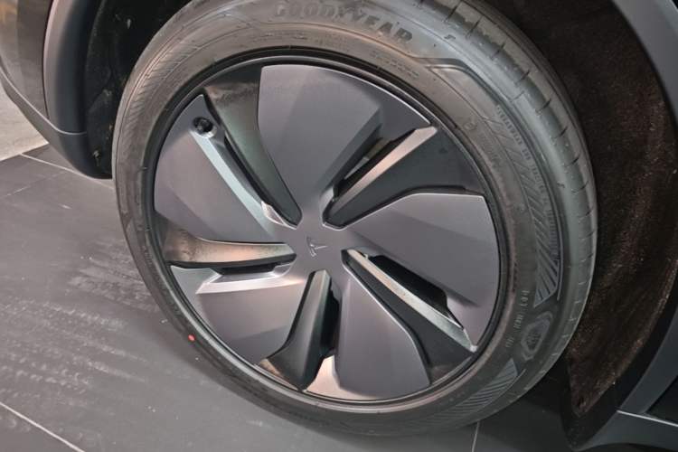 Used Tesla Model Y 2026 Rear-Drive Model Exterior 2