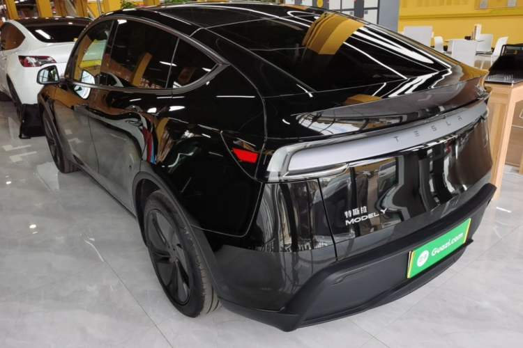 Used Tesla Model Y 2026 Rear-Drive Model Exterior 2