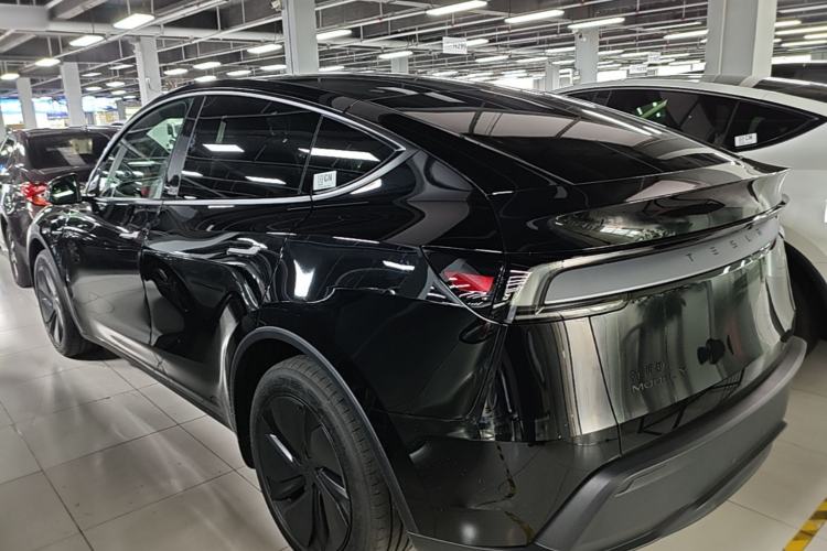 Used Tesla Model Y 2026 Rear-Drive Model Exterior 2