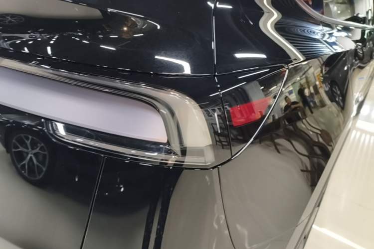 Used Tesla Model Y 2026 Rear-Drive Model Exterior 3