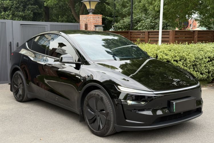 Used Tesla Model Y 2026 Rear-Drive Model Exterior 3