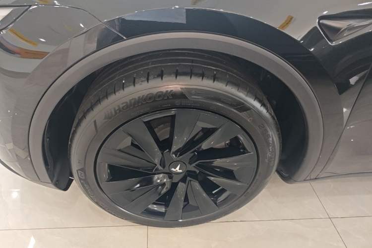Used Tesla Model Y 2026 Model Long-Range Rear-Wheel-Drive Version Exterior 4