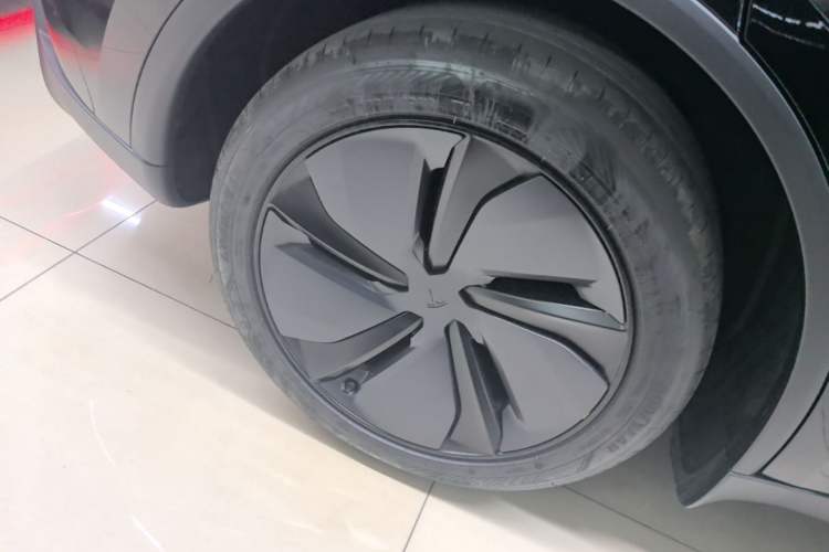 Used Tesla Model Y 2026 Rear-Drive Model Exterior 5