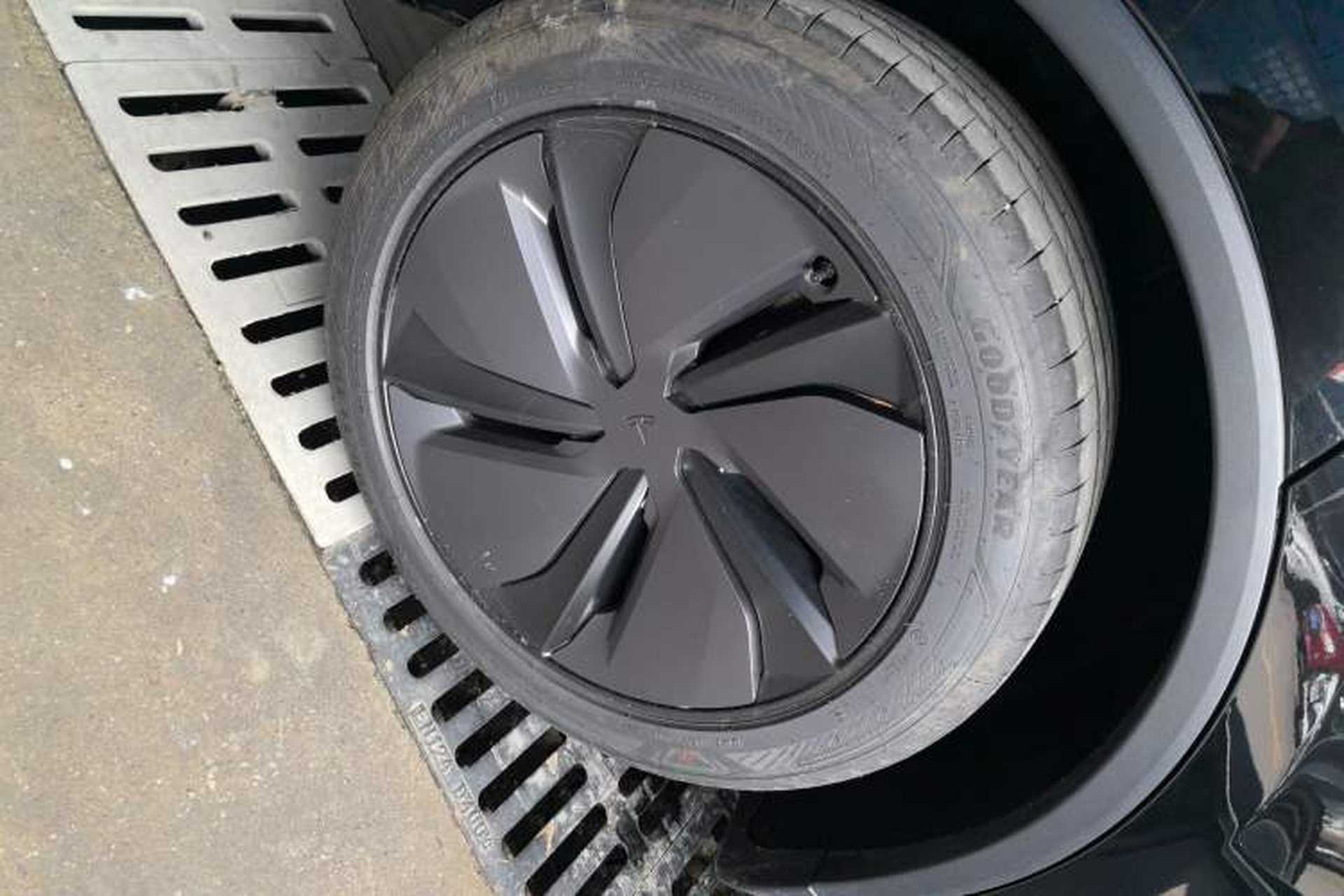 Used Tesla Model Y 2026 Rear-Drive Model Exterior 5