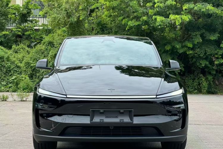 Used Tesla Model Y 2026 Rear-Drive Model Exterior 6