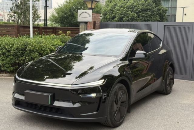 Used Tesla Model Y 2026 Rear-Drive Model