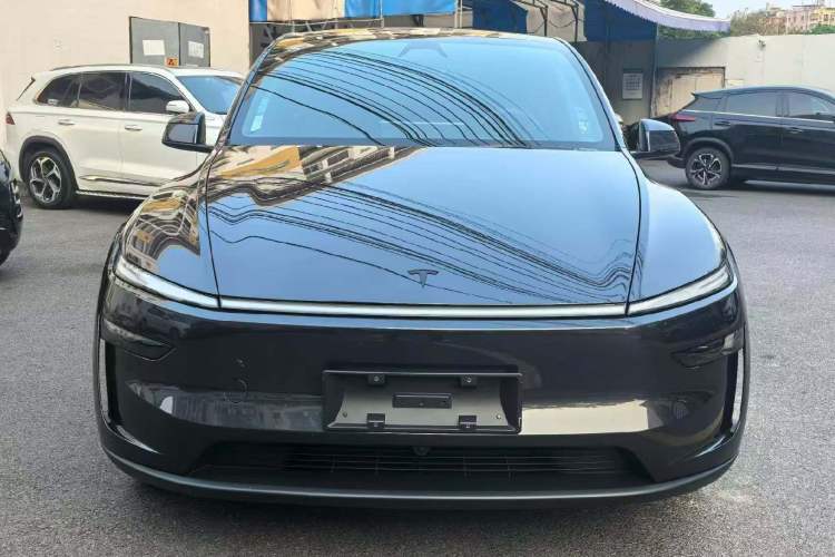 Used Tesla Model Y 2026 Rear-Drive Model Front