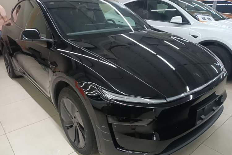 Used Tesla Model Y 2026 Rear-Drive Model Front Right 45 Deg